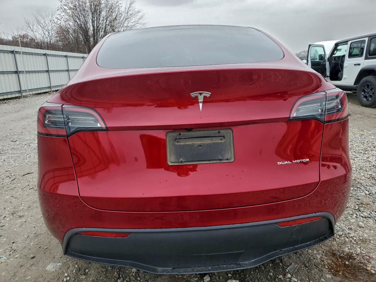 2024 Tesla Model Y - zdjęcie 6