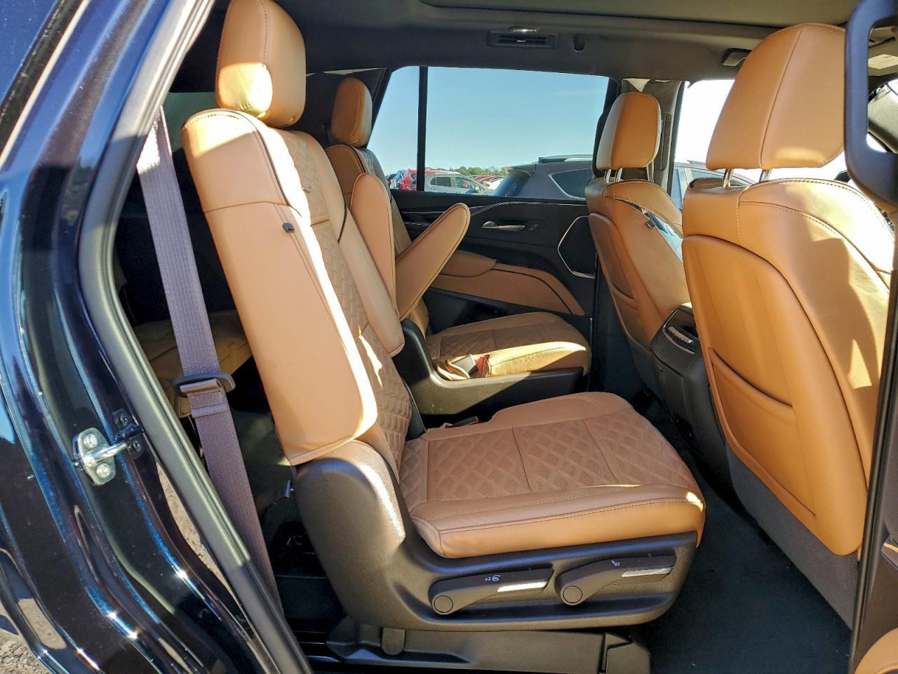 2022 Cadillac Escalade Premium Luxury - zdjęcie 11