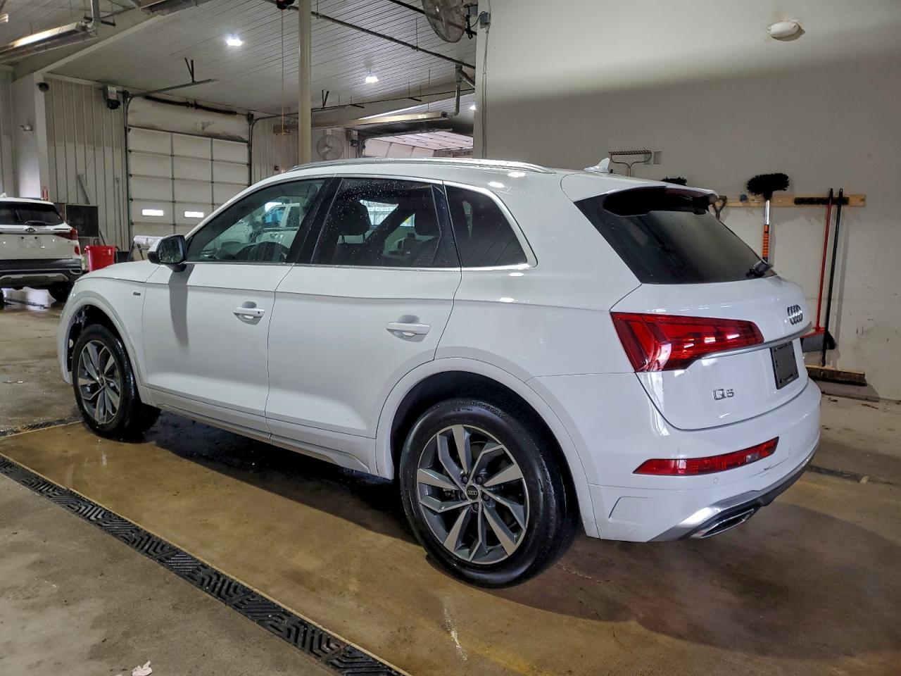 2022 Audi Q5 Premium Plus 45 - zdjęcie 2