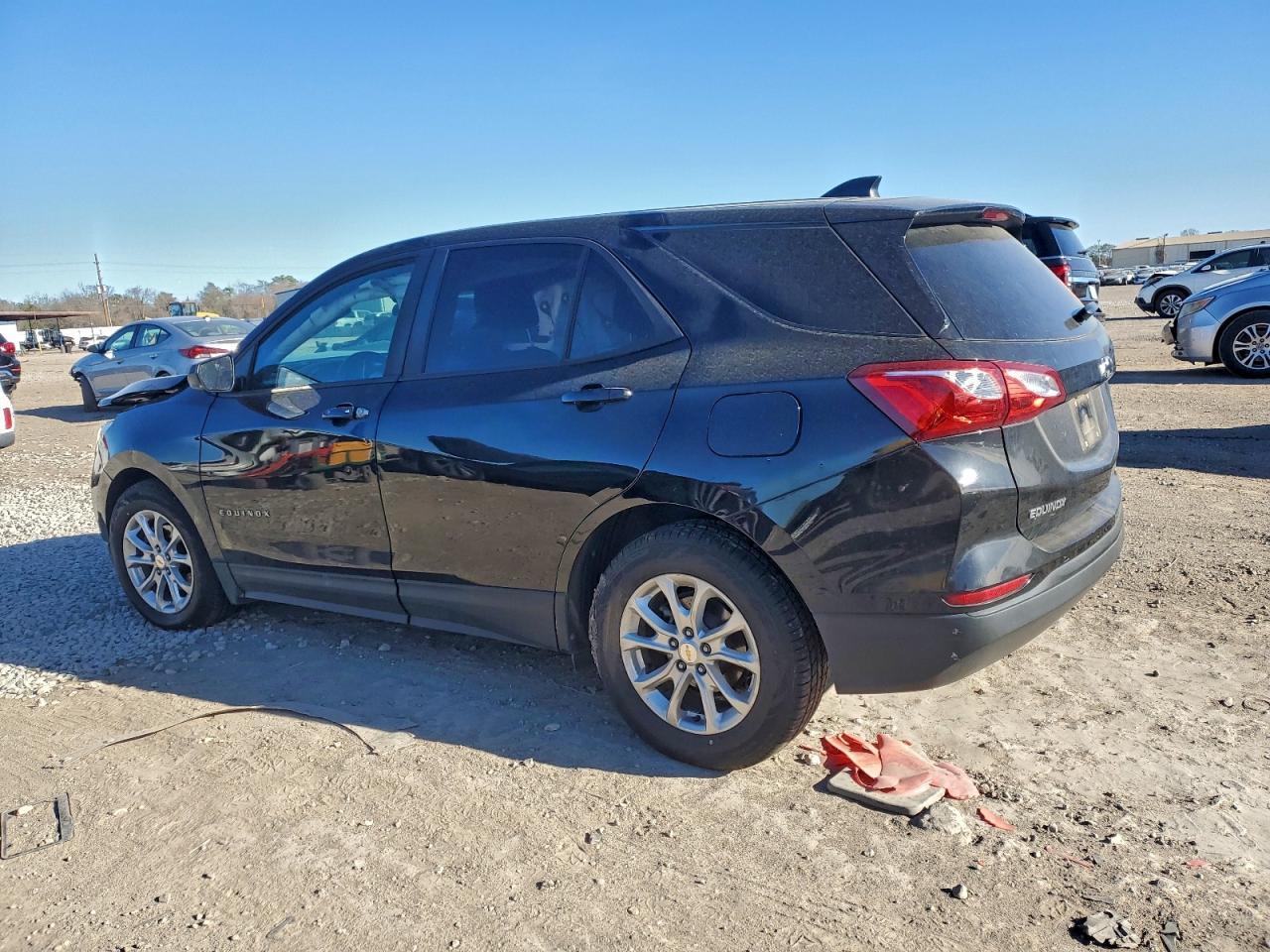 2020 Chevrolet Equinox Ls - zdjęcie 2