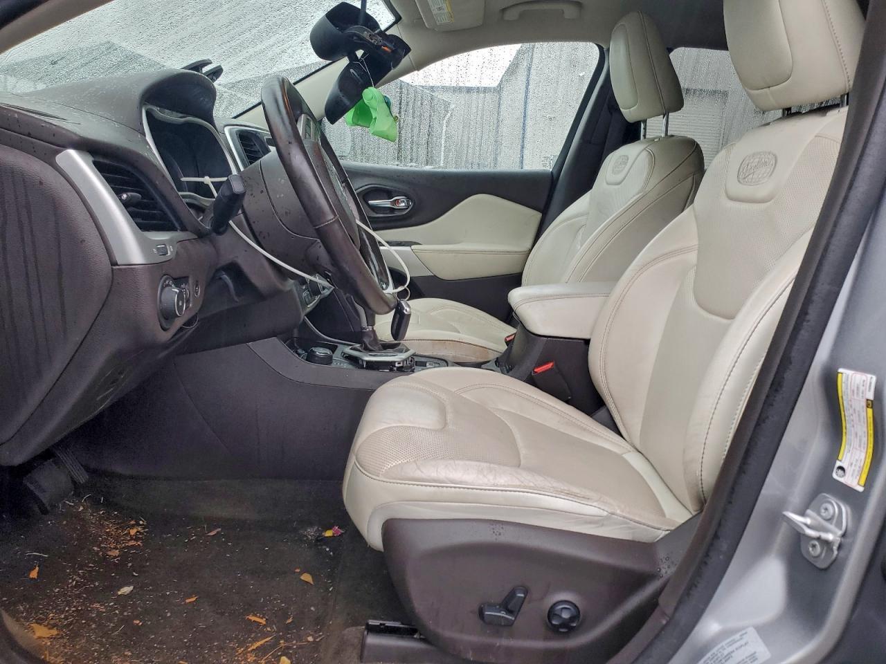 2017 Jeep Cherokee Overland - zdjęcie 7