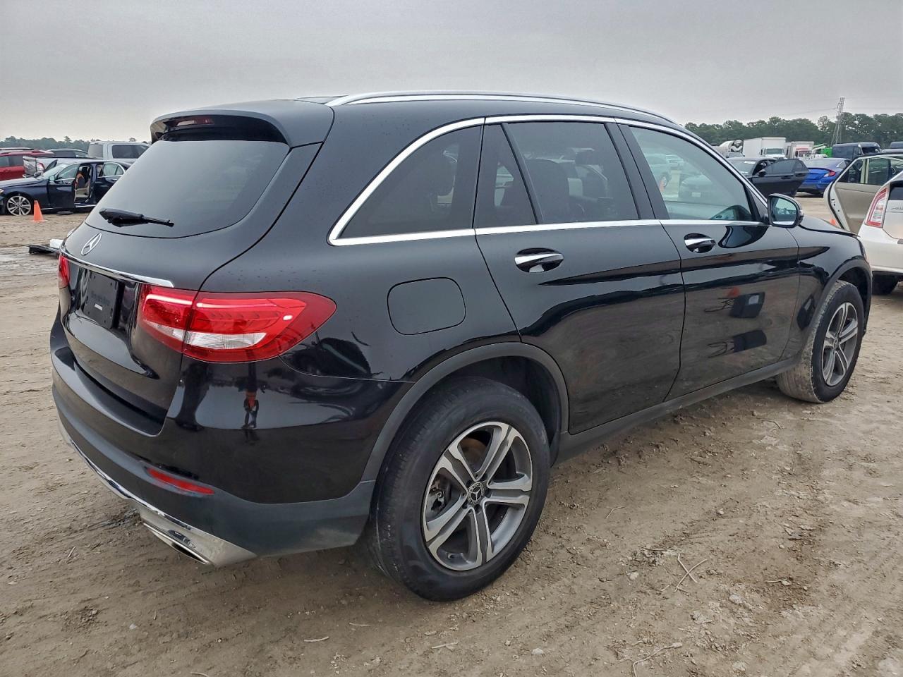 2019 Mercedes-Benz Glc 300 - zdjęcie 3