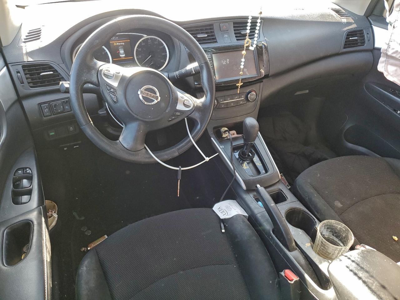 2019 Nissan Sentra S - zdjęcie 8