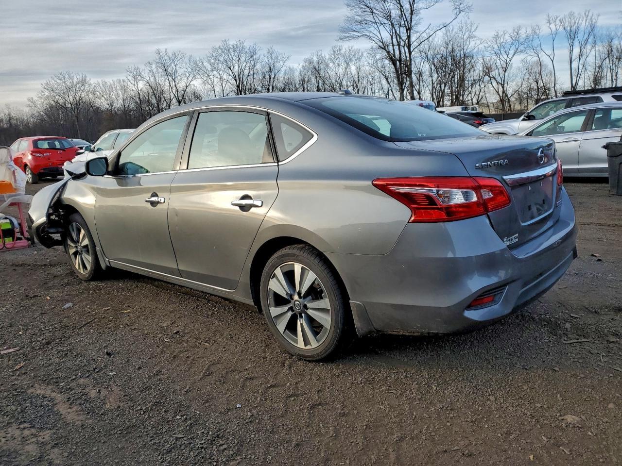 2019 Nissan Sentra S - zdjęcie 2