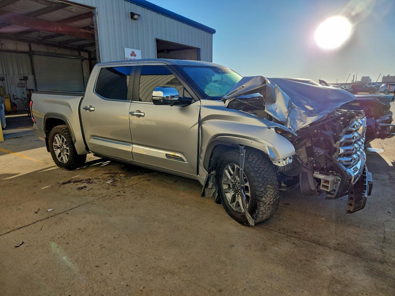 2025 Toyota Tundra Crewmax Platinum - zdjęcie 4