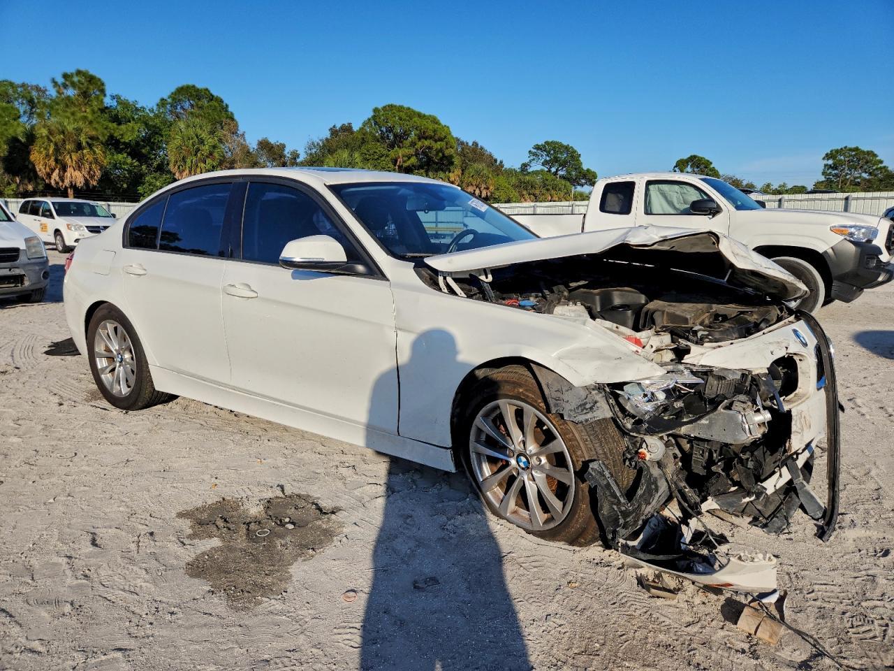 2017 BMW 320 I - zdjęcie 4