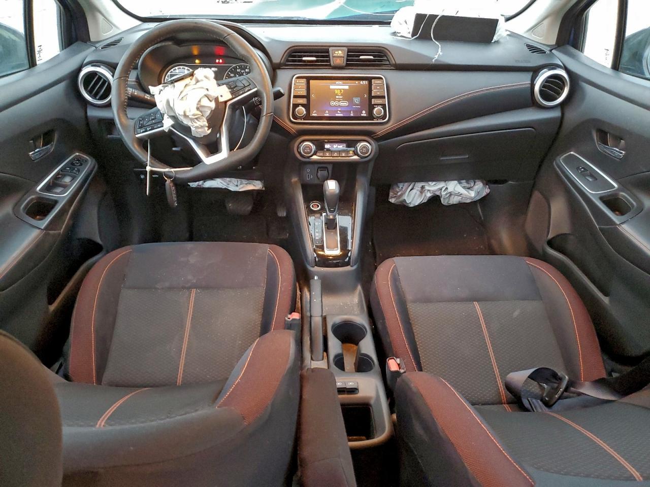 2020 Nissan Versa Sr - zdjęcie 8