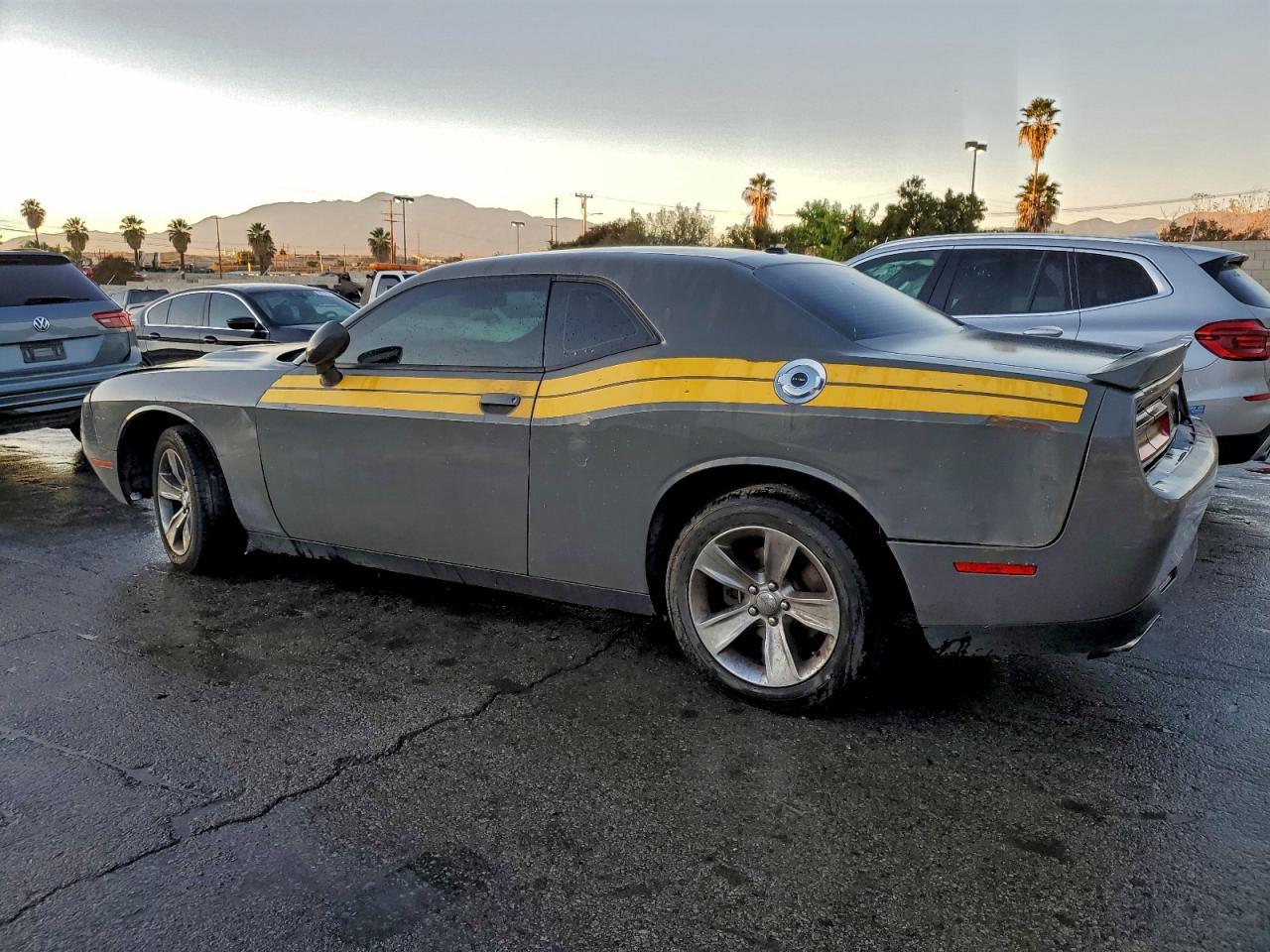 2018 Dodge Challenger Sxt - zdjęcie 2