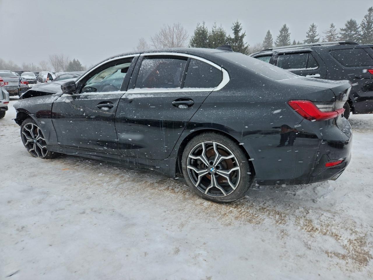 2019 BMW 330Xi - zdjęcie 2