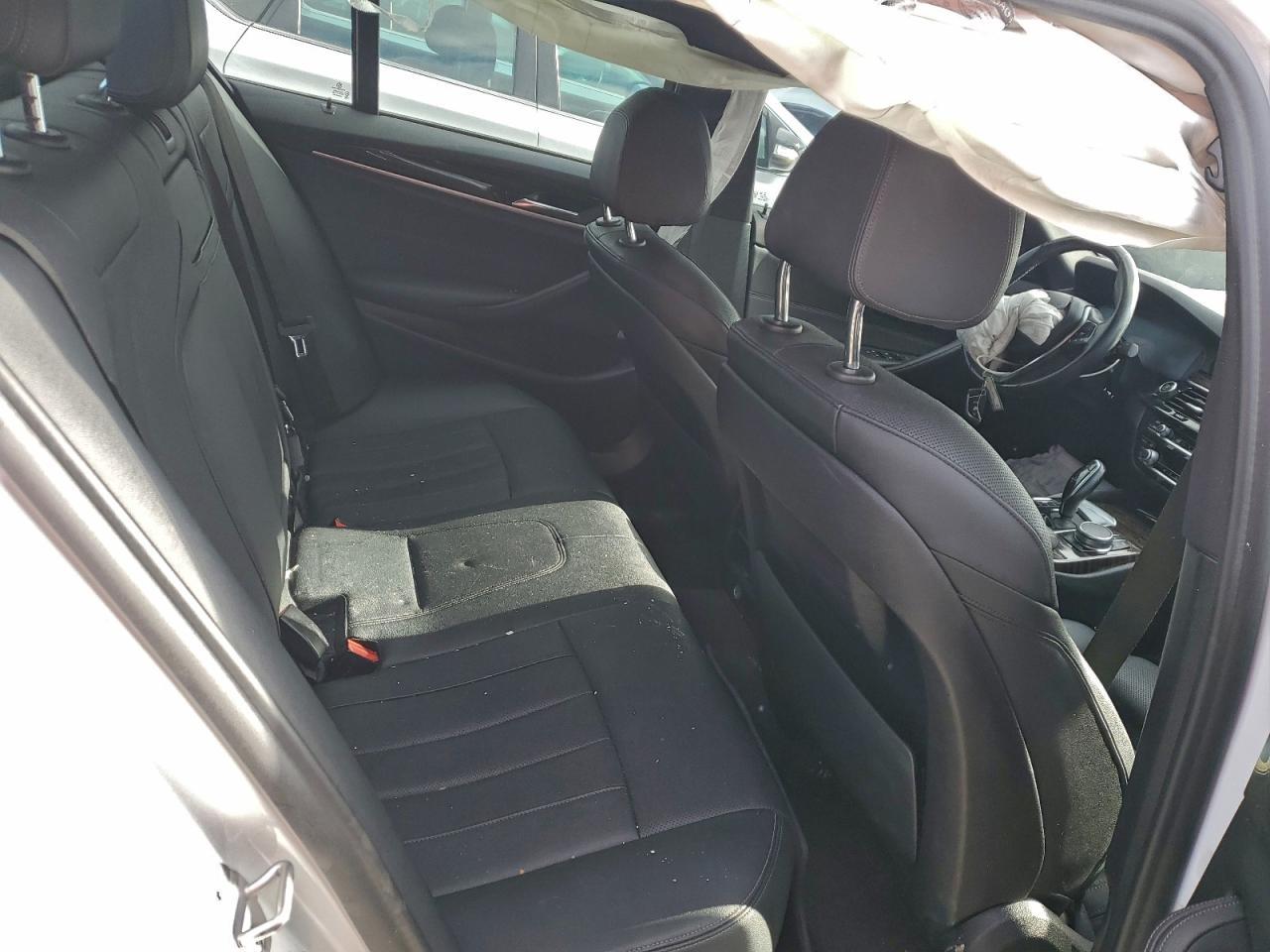 2021 BMW 530 Xi - zdjęcie 10