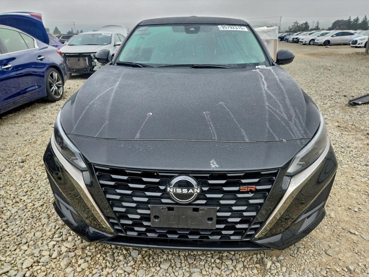 2024 Nissan Altima Sr - zdjęcie 5