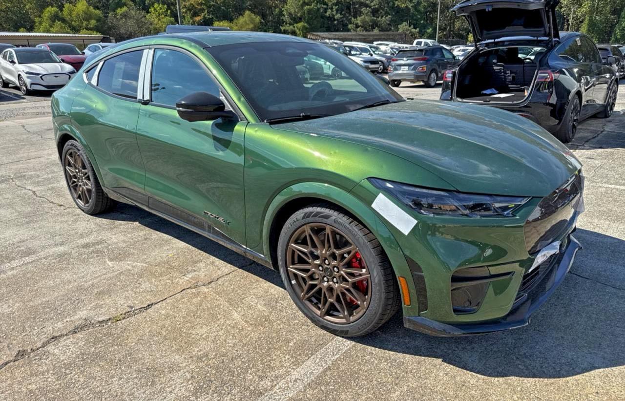 2025 Ford Mustang Mach-E - zdjęcie główne