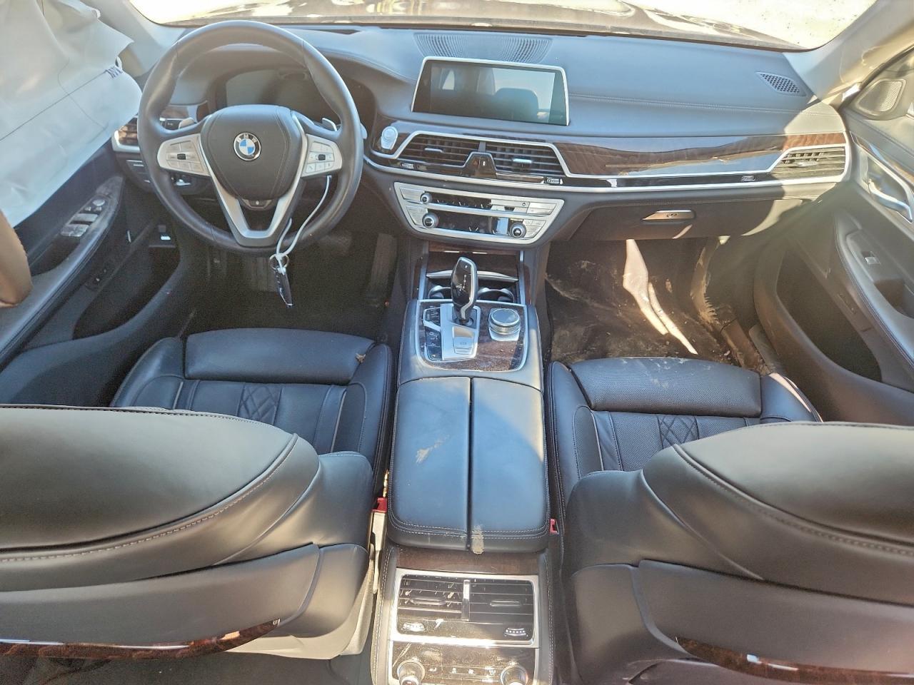 2022 BMW 740 I - zdjęcie 8