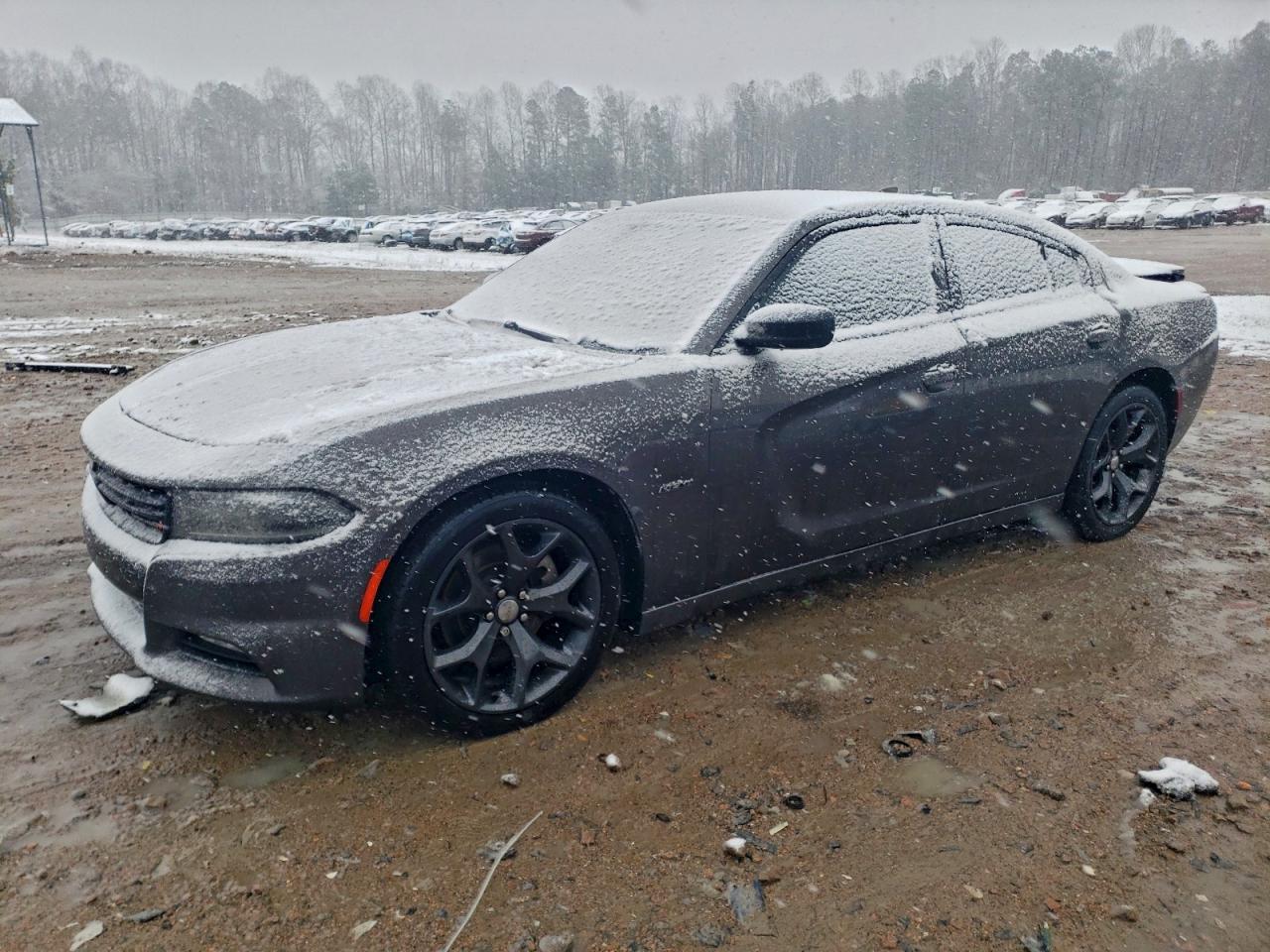 2015 Dodge Charger R/T - zdjęcie główne