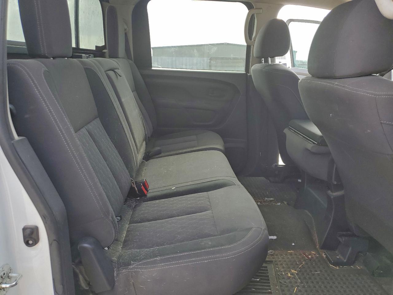 2022 Nissan Titan Xd S - zdjęcie 10