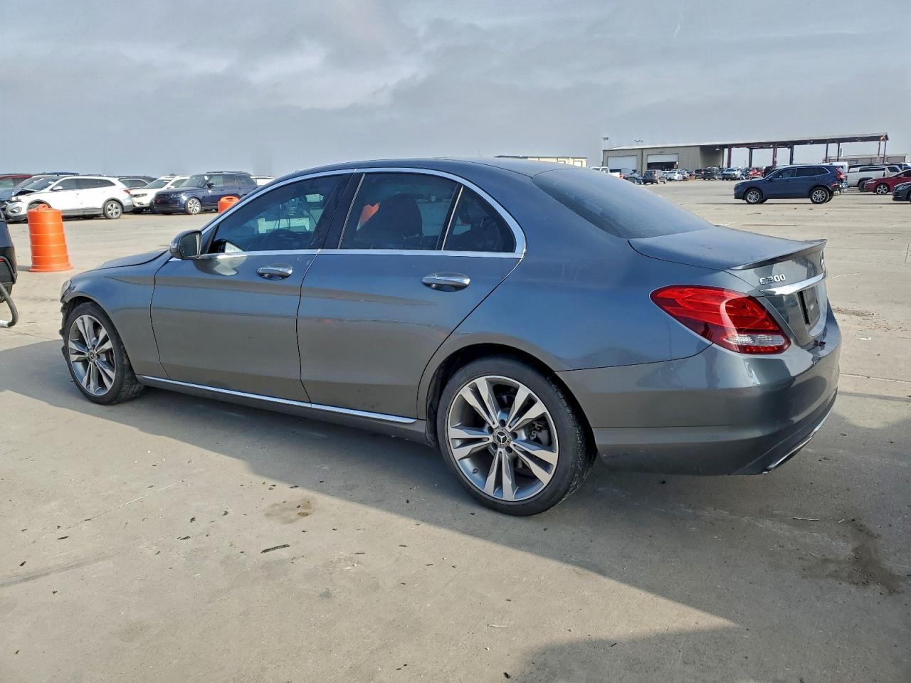 2018 Mercedes-Benz C 300 - zdjęcie 2