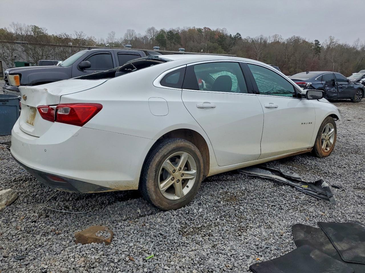 2022 Chevrolet Malibu Ls - zdjęcie 3