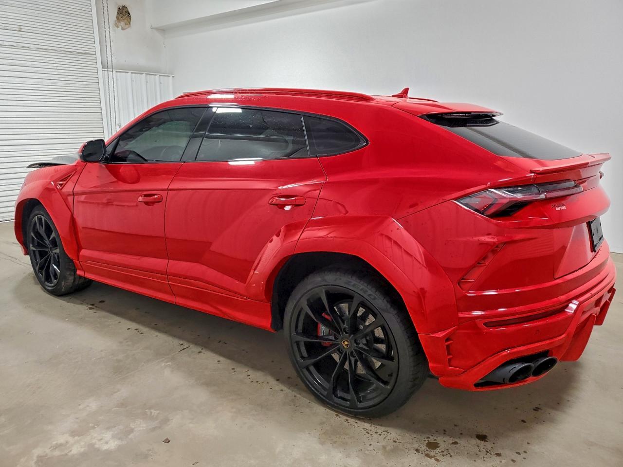 2022 Lamborghini Urus - zdjęcie 2