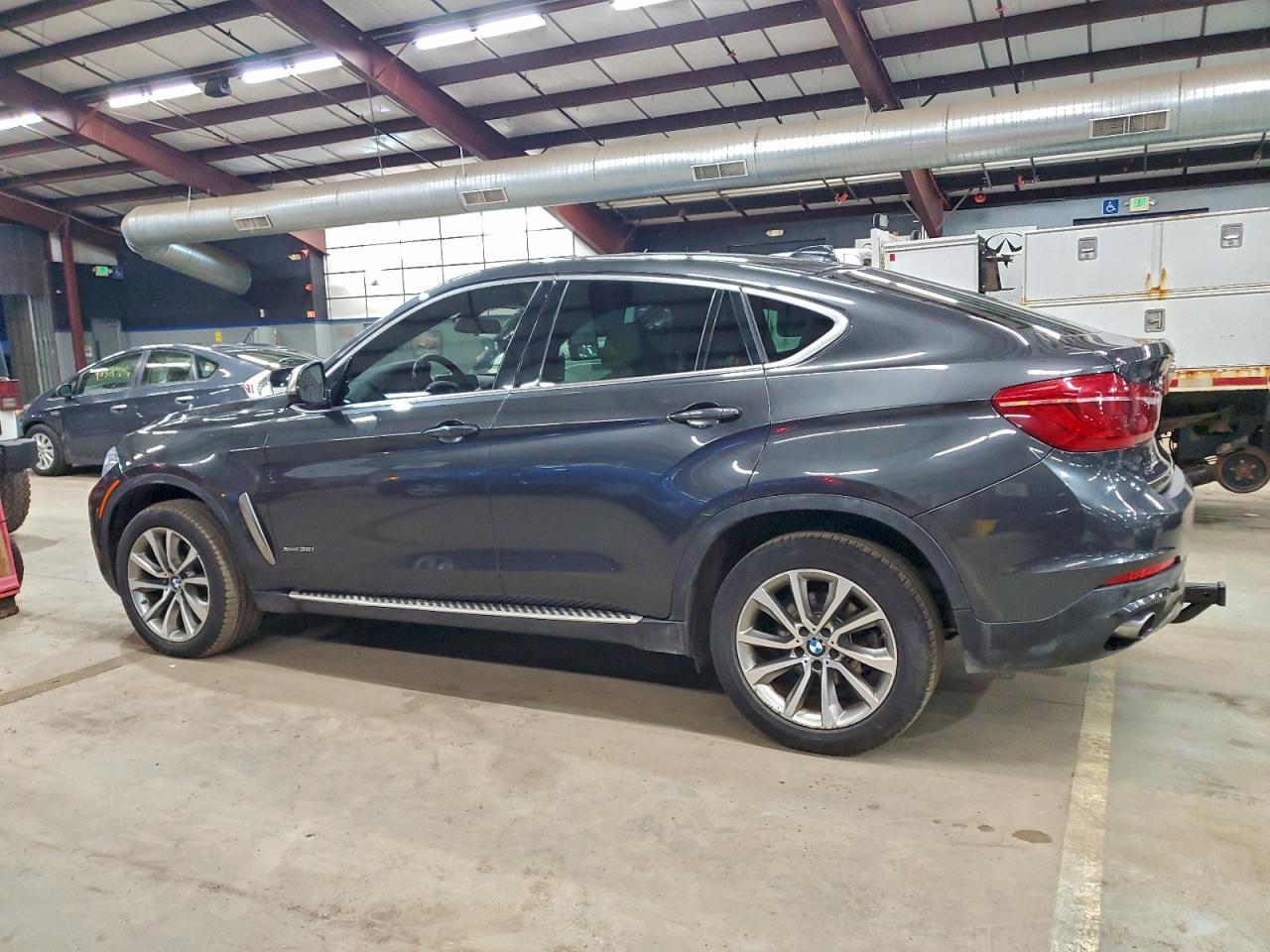 2017 BMW X6 xDrive35I - zdjęcie 2