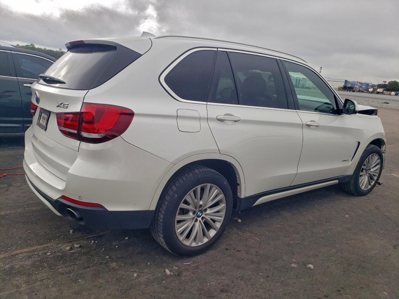 2017 BMW X5 xDrive35I - zdjęcie 3