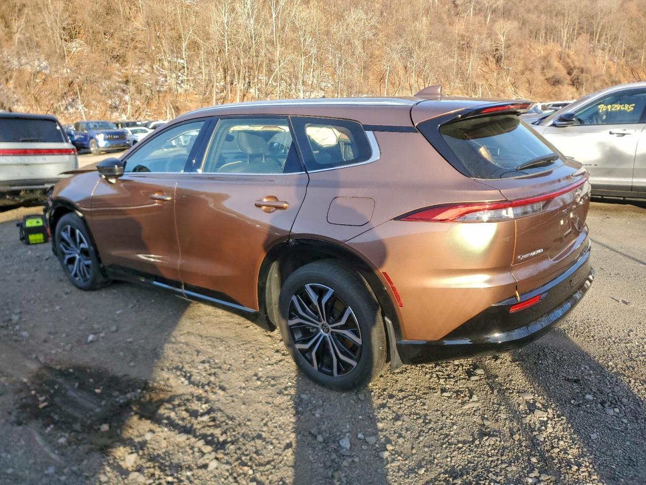 2025 Toyota Crown Signia Xle - zdjęcie 2