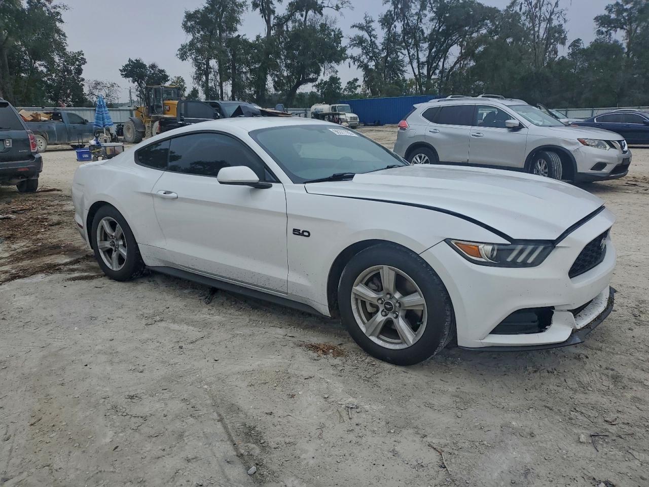 2017 Ford Mustang - zdjęcie 4