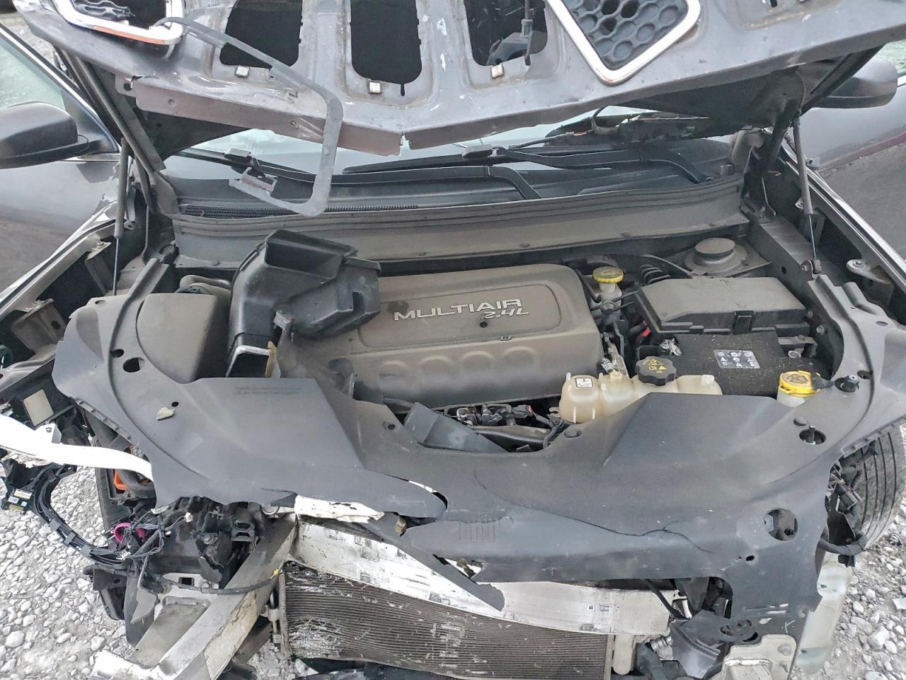 2019 Jeep Cherokee Latitude Plus - zdjęcie 12