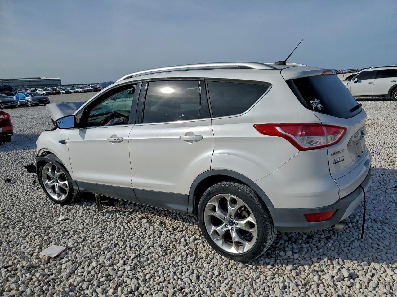 2014 Ford Escape Titanium - zdjęcie 2