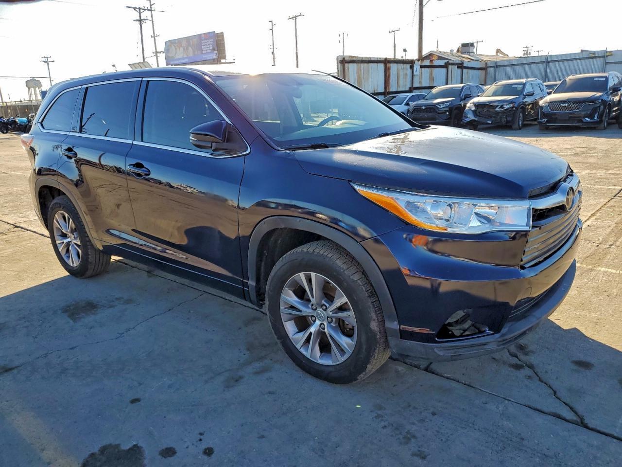 2014 Toyota Highlander Le - zdjęcie 4