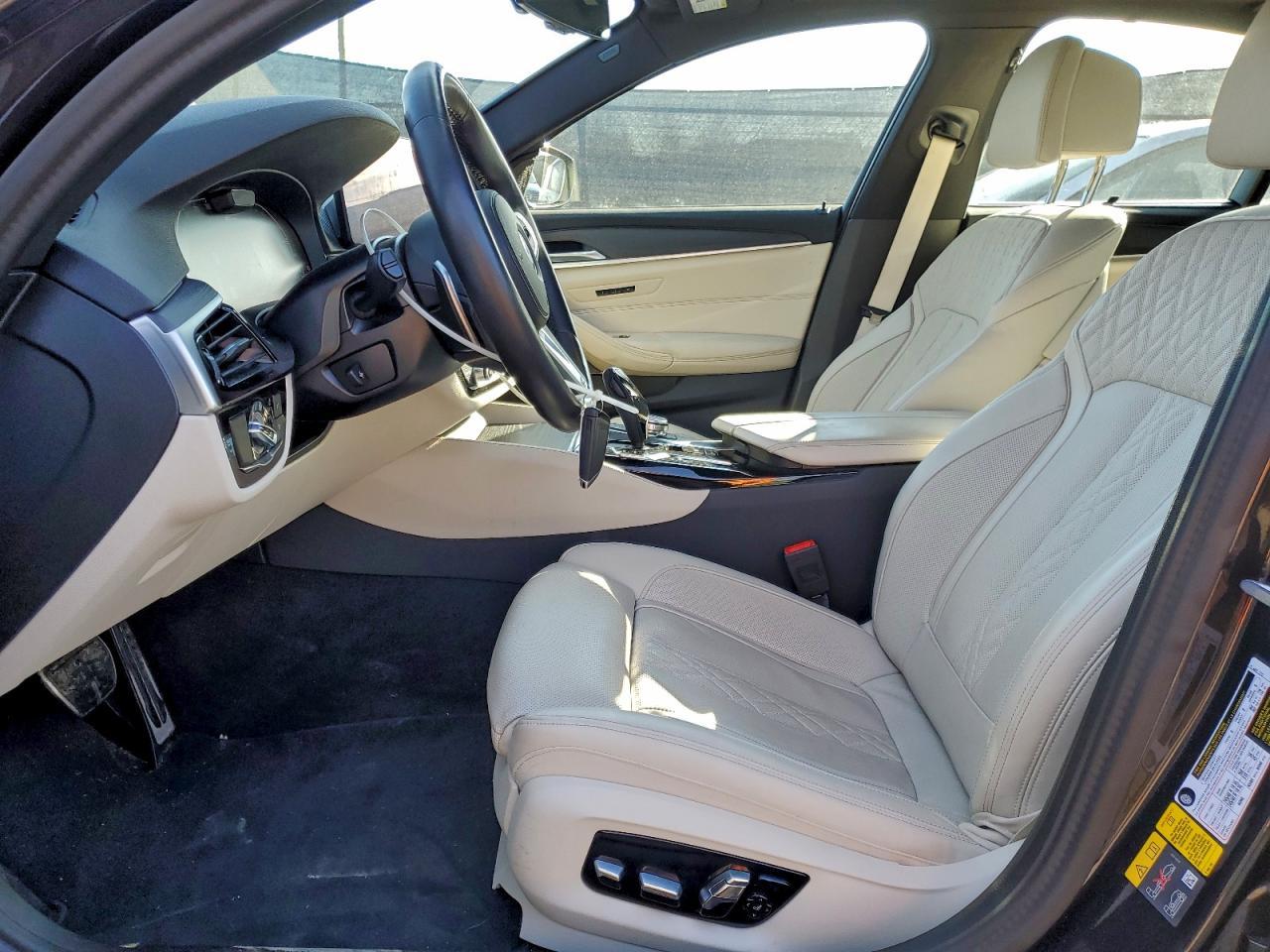 2023 BMW 530Xe - zdjęcie 7