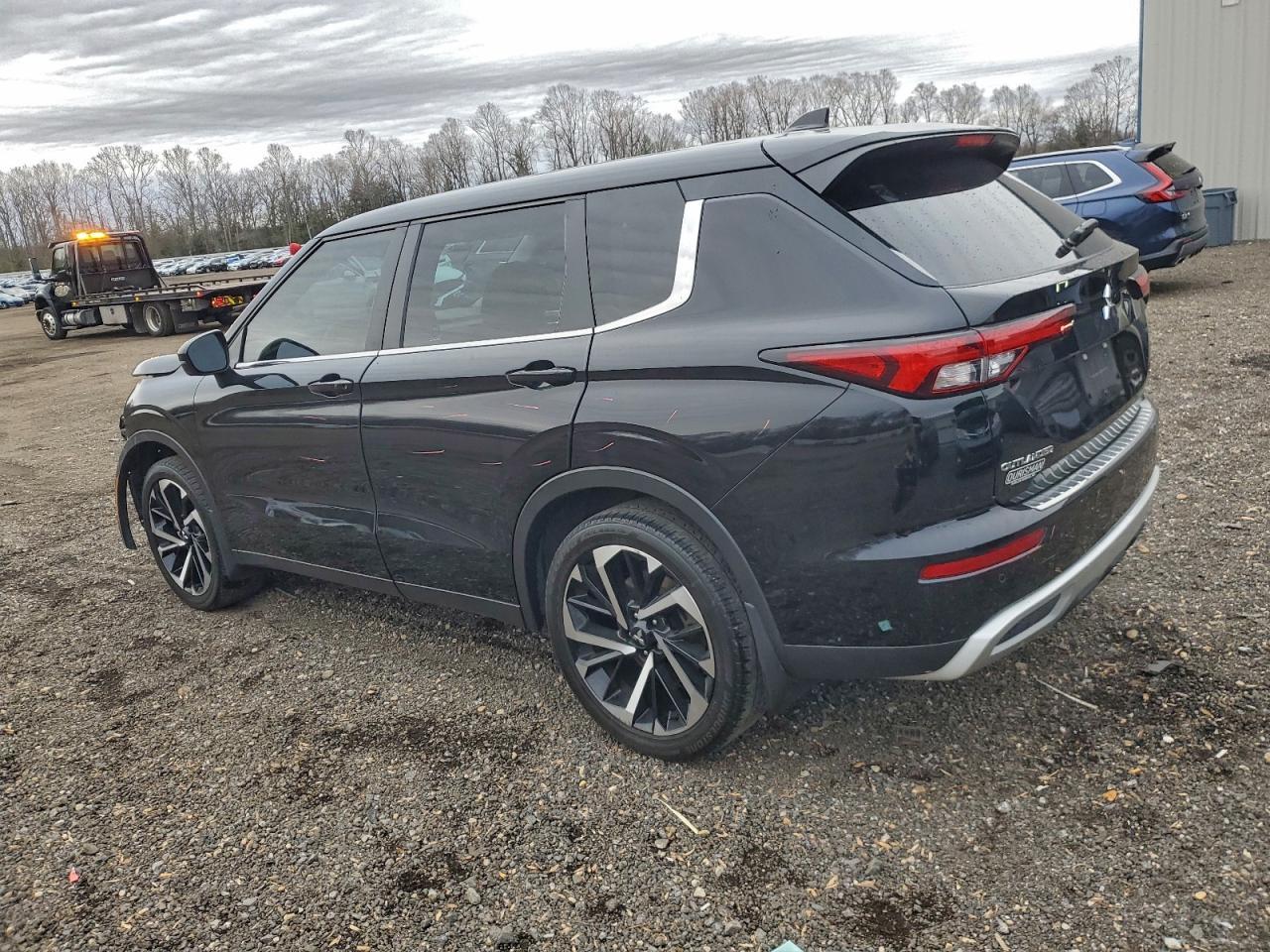 2023 Mitsubishi Outlander Se - zdjęcie 2
