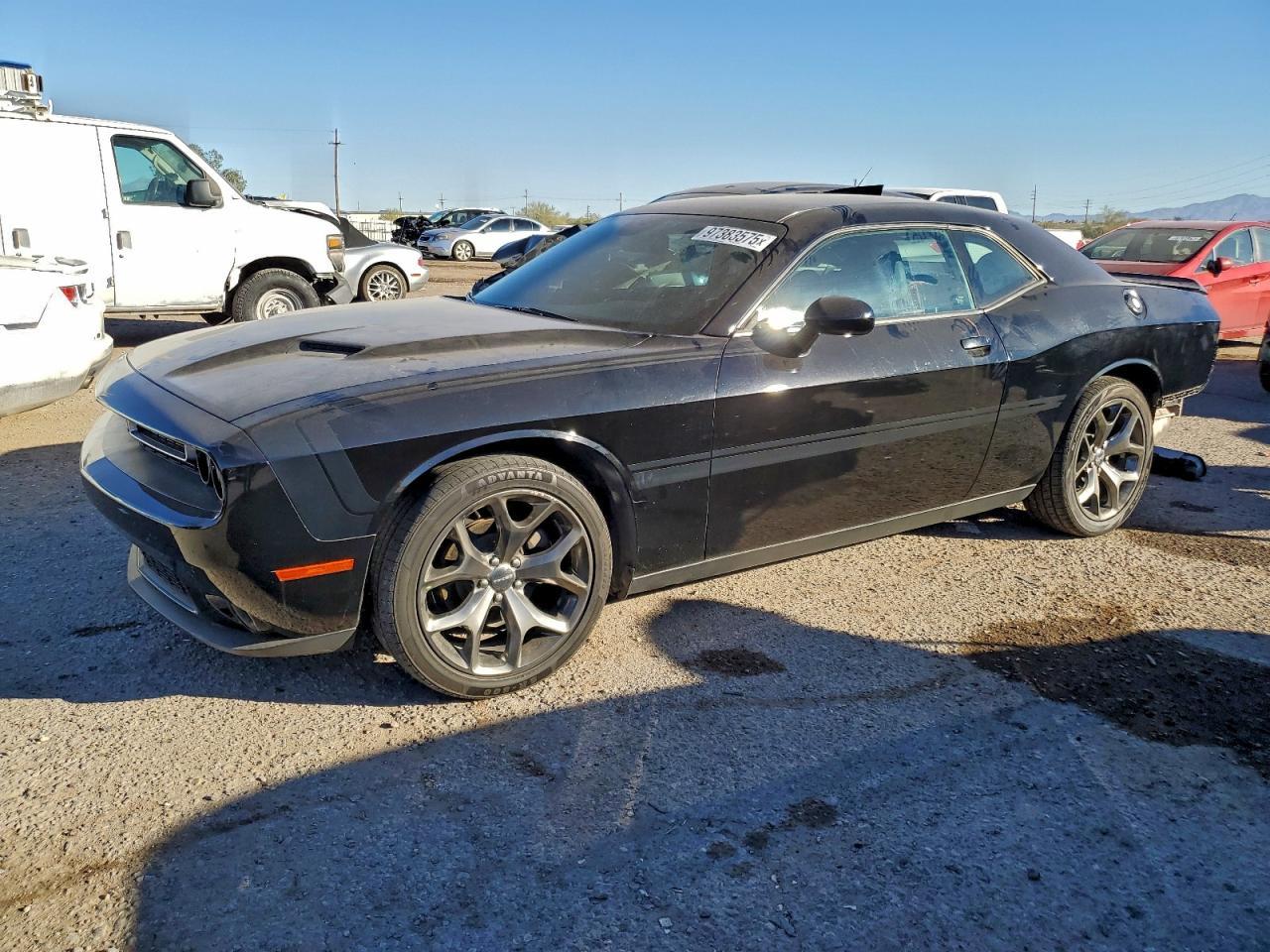 2016 Dodge Challenger Sxt - zdjęcie główne