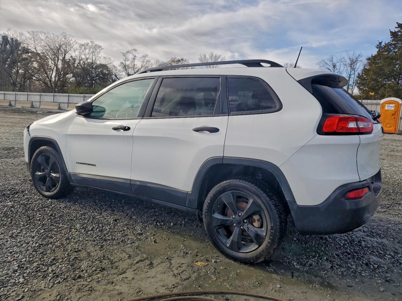 2017 Jeep Cherokee Sport - zdjęcie 2