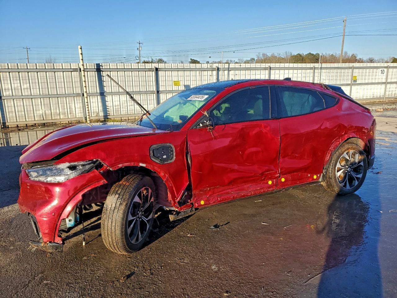 2021 Ford Mustang Mach-E Premium - zdjęcie główne