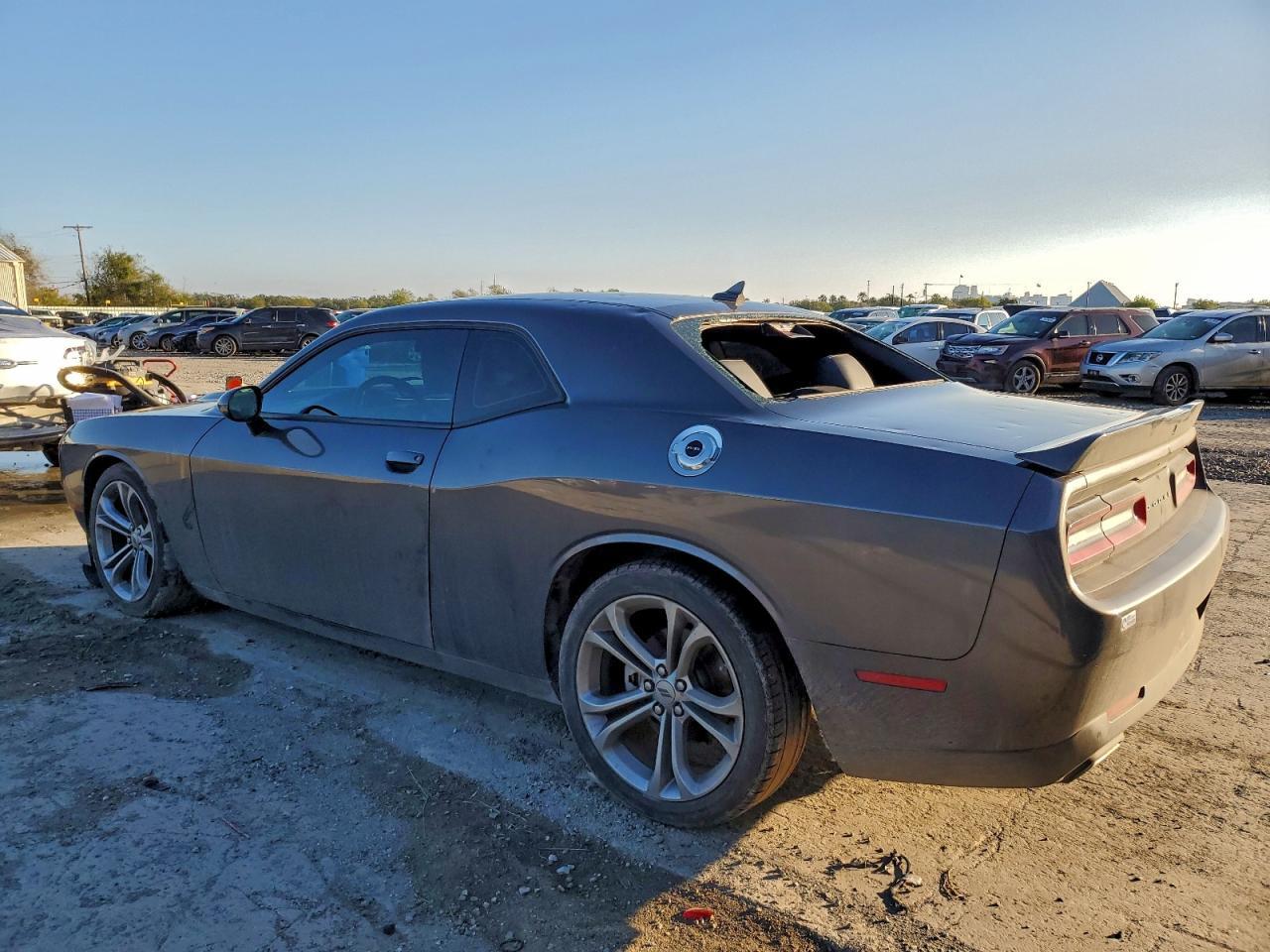 2022 Dodge Challenger Gt - zdjęcie 2