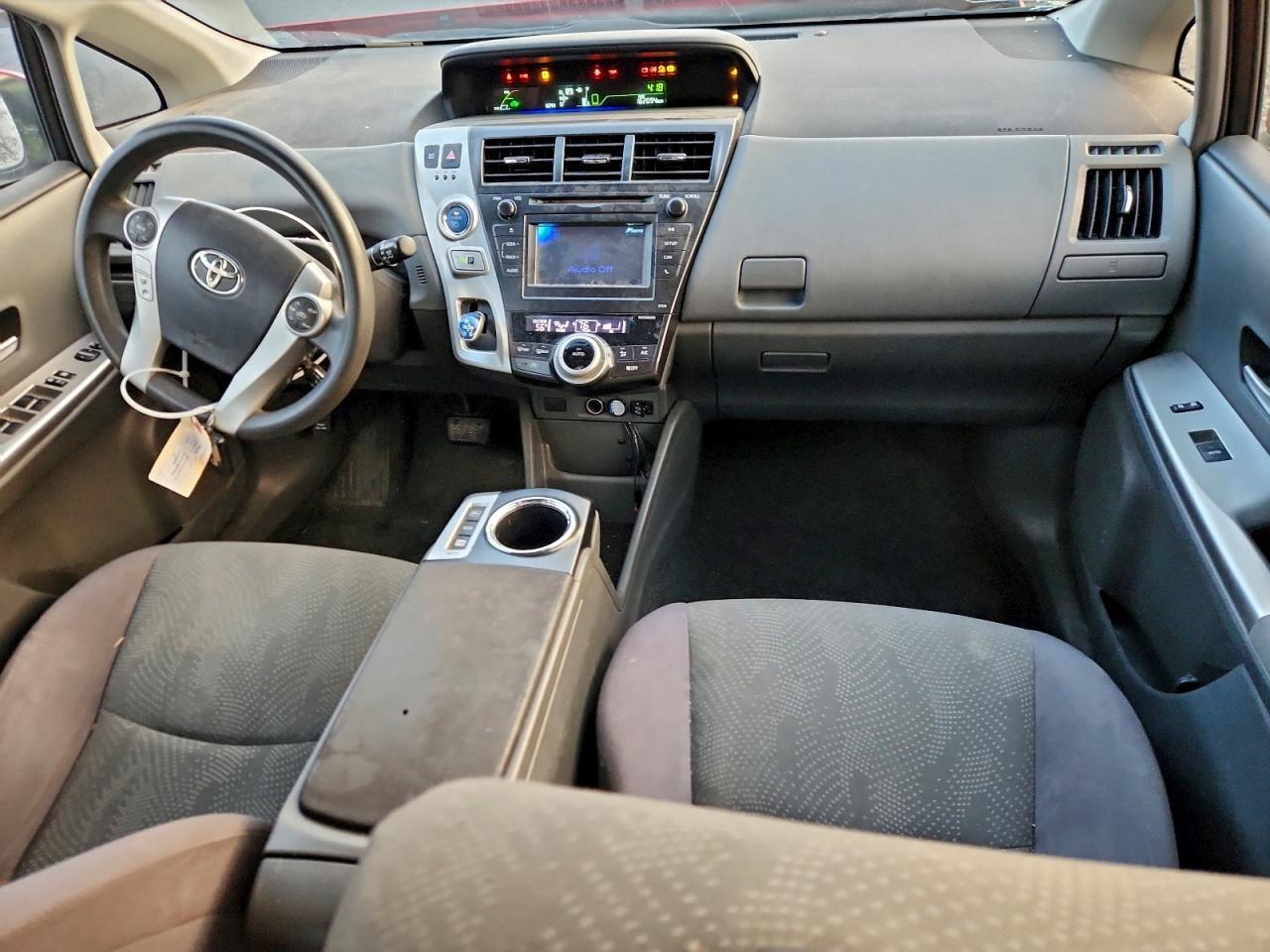 2014 Toyota Prius V - zdjęcie 8