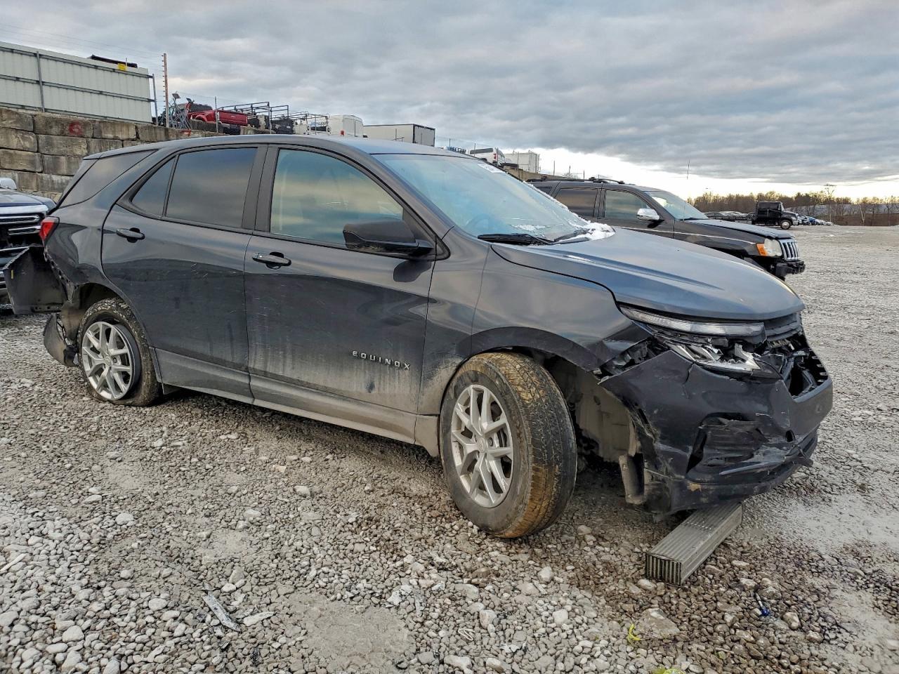 2022 Chevrolet Equinox Ls - zdjęcie 4