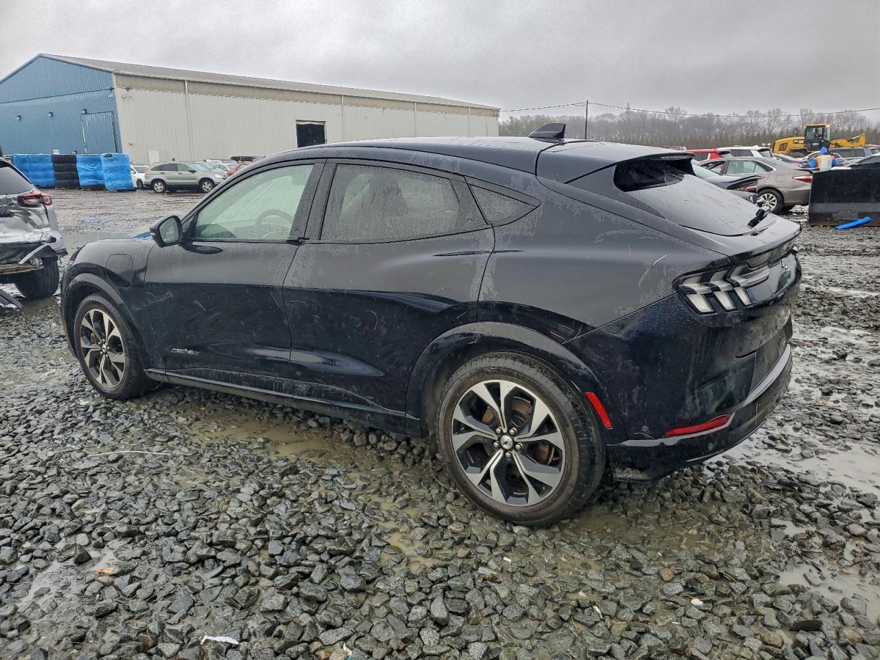 2022 Ford Mustang Mach-E Premium - zdjęcie 2