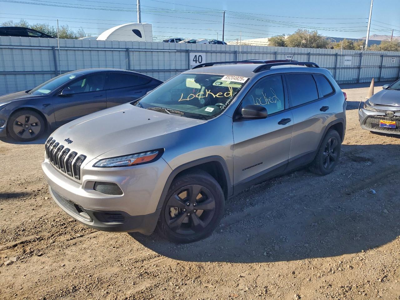 2017 Jeep Cherokee - zdjęcie główne