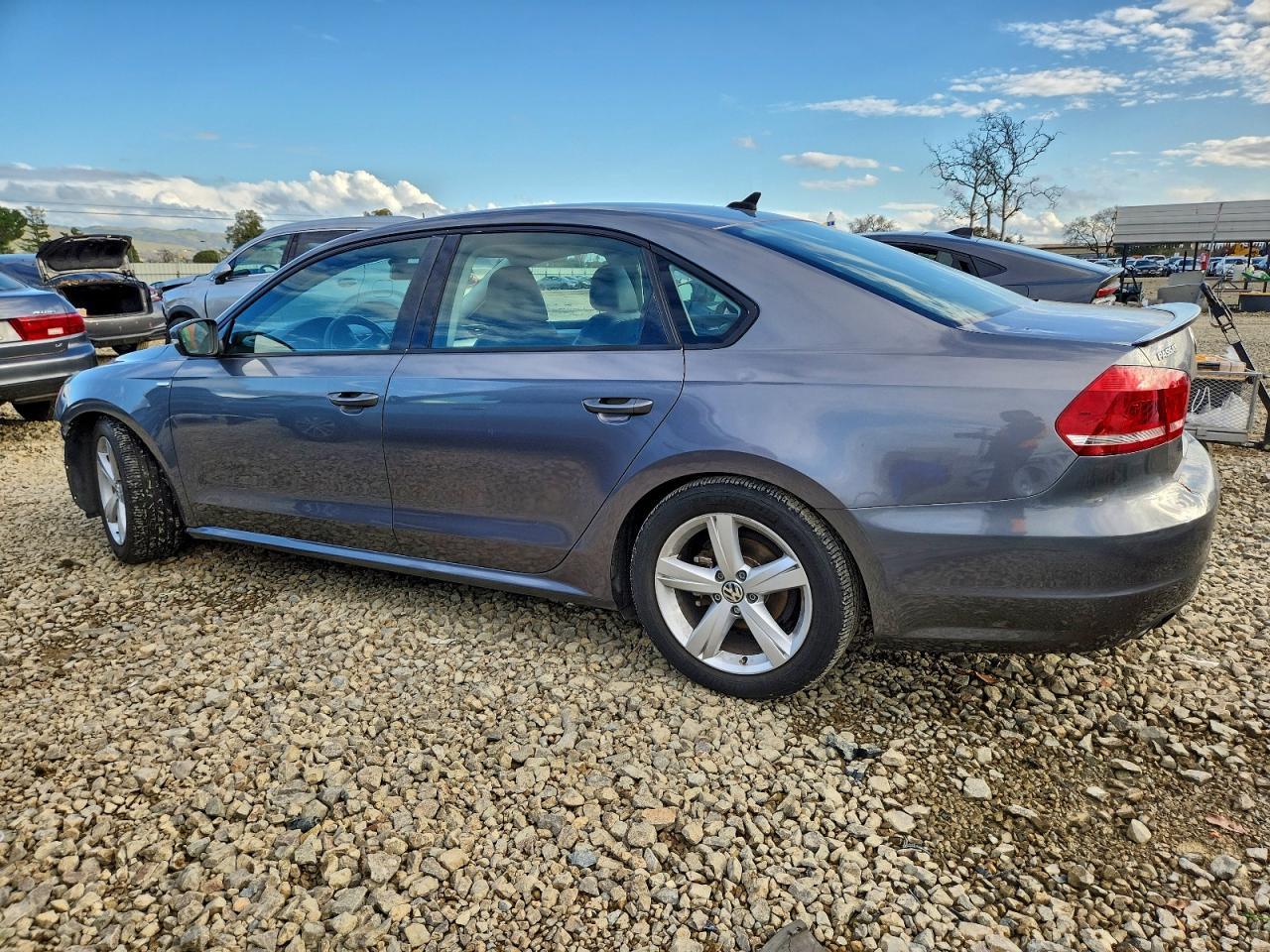 2014 Volkswagen Passat S - zdjęcie 2