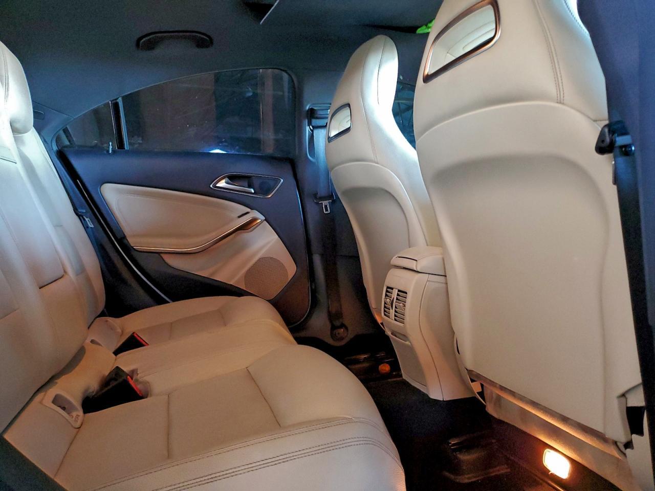 2015 Mercedes-Benz Cla 250 - zdjęcie 10