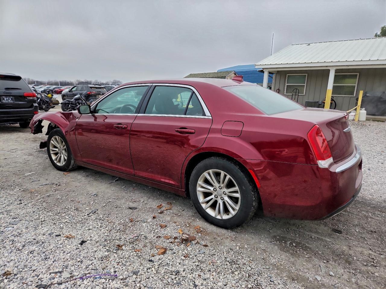 2016 Chrysler 300 Limited - zdjęcie 2