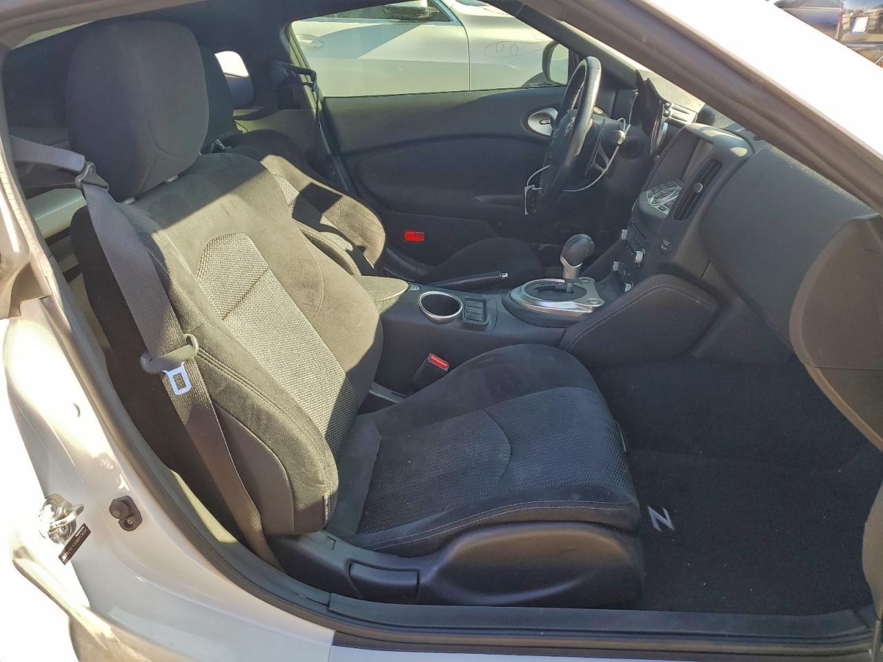 2017 Nissan 370Z Base - zdjęcie 10