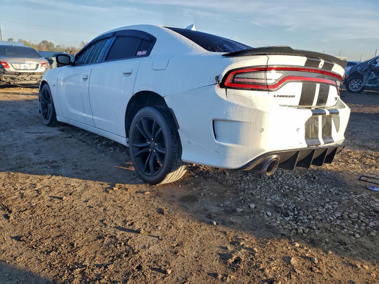 2016 Dodge Charger R/T - zdjęcie 2