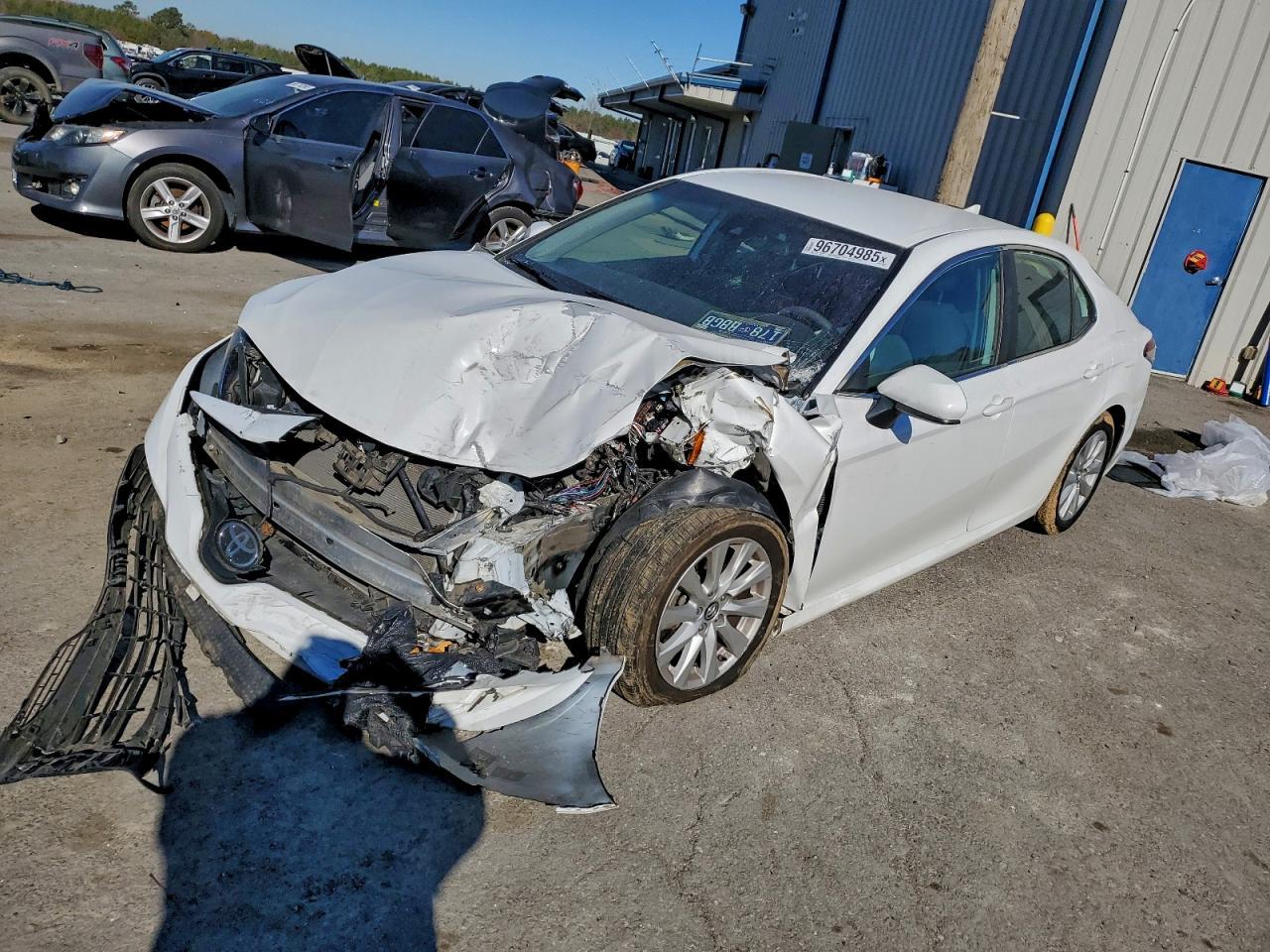 2019 Toyota Camry L - zdjęcie główne