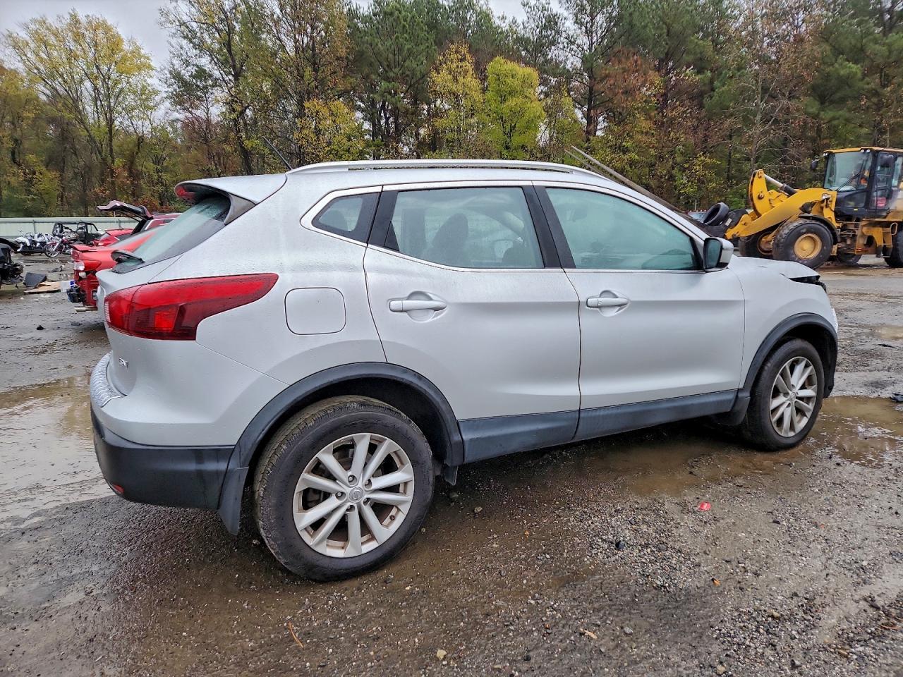 2018 Nissan Rogue Sport S - zdjęcie 3