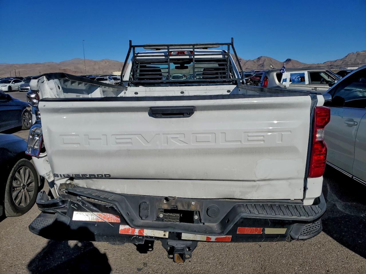 2021 Chevrolet Silverado C1500 - zdjęcie 6