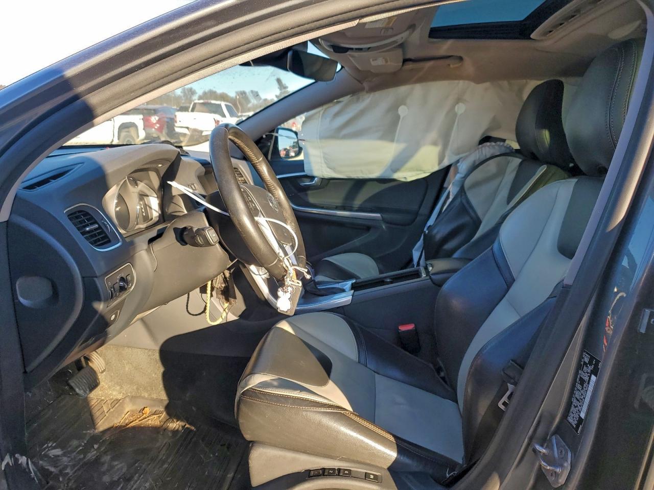 2017 Volvo V60 Cross Country Premier - zdjęcie 7