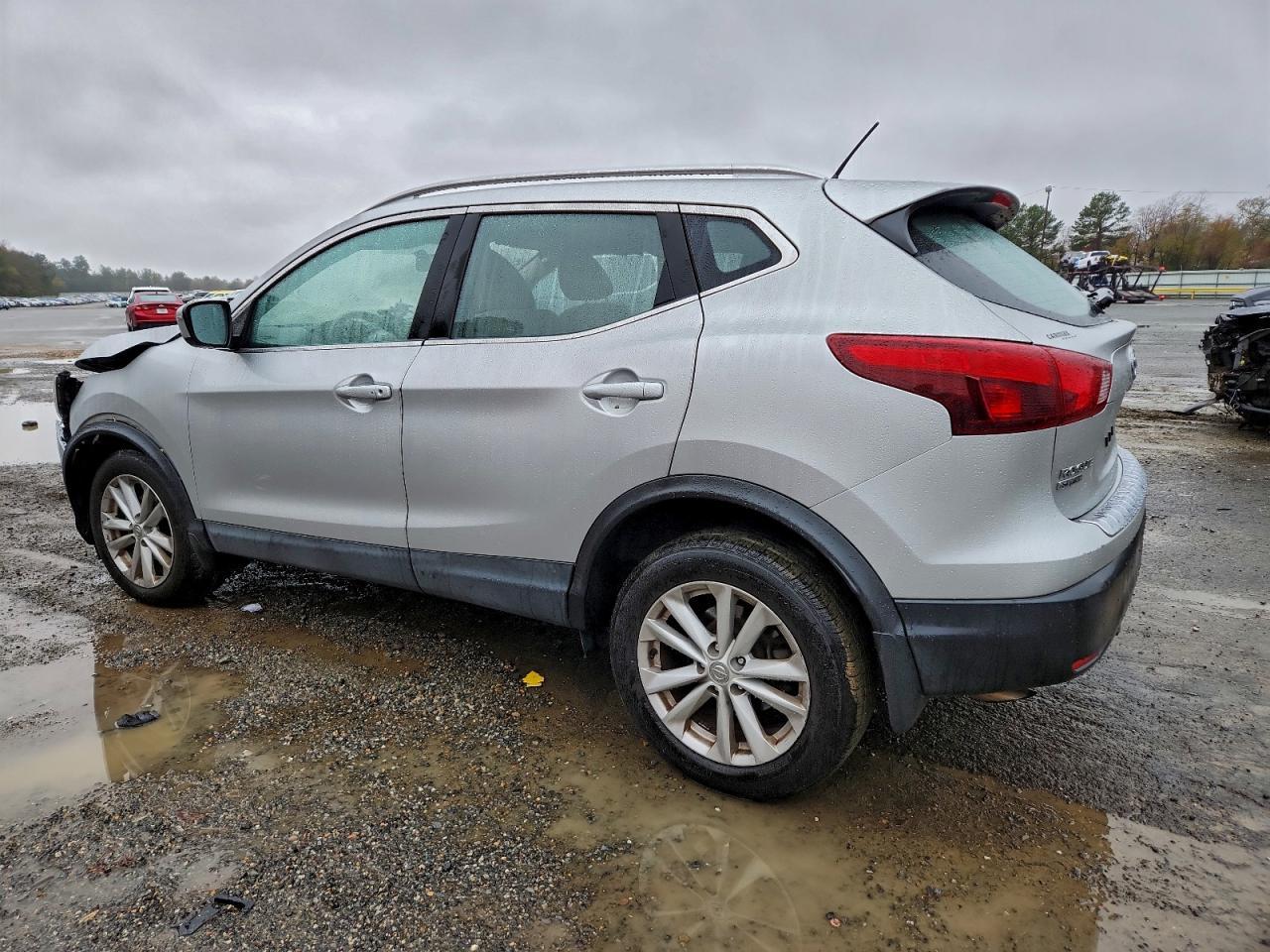 2018 Nissan Rogue Sport S - zdjęcie 2