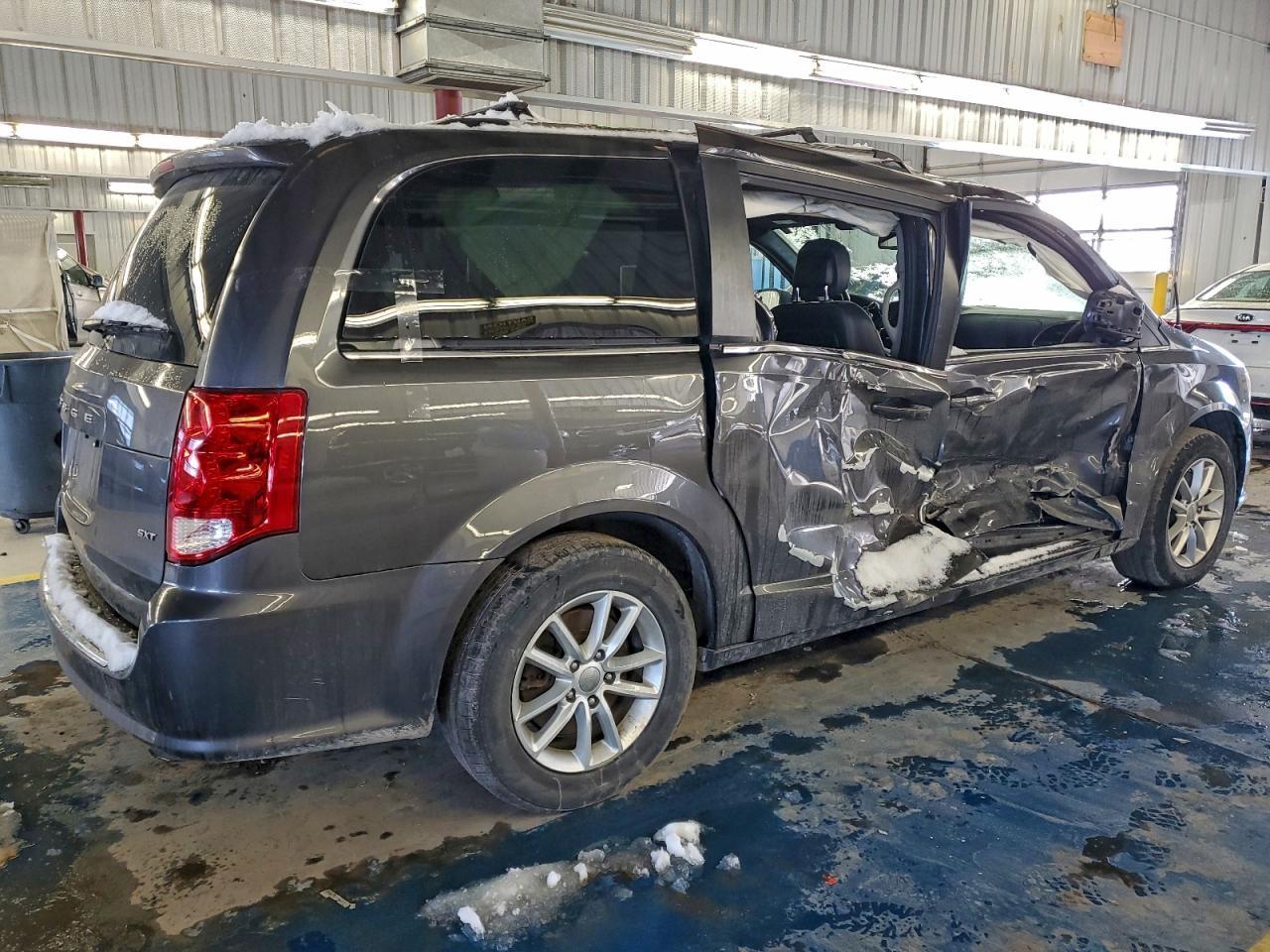 2020 Dodge Grand Caravan Sxt - zdjęcie 3